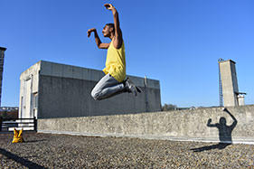 Première photo de l'évènement Jean-Romuald, un garçon de son âge